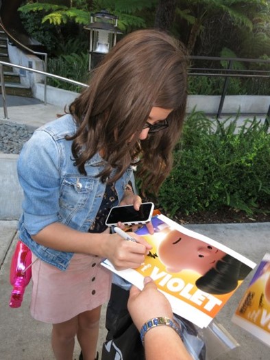 Madisyn Shipman autograph