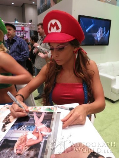 Madsion Ivy autograph