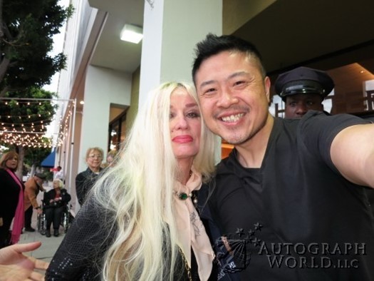 Mamie Van Doren autograph