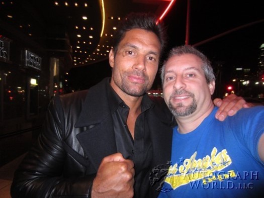 Manu Bennett autograph