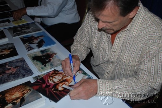 Marc Singer autograph