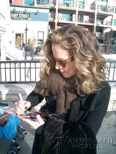 Margarita Levieva autograph