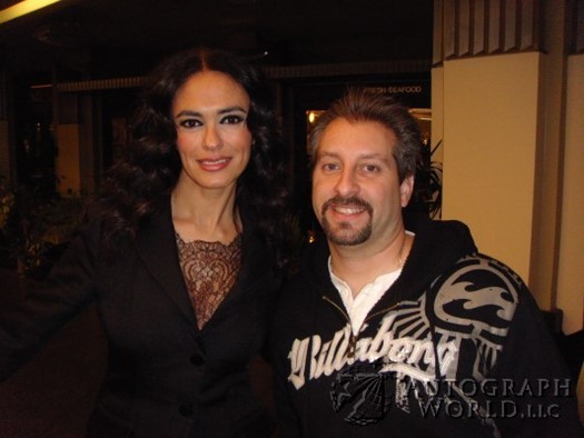 Maria Grazia Cucinotta autograph