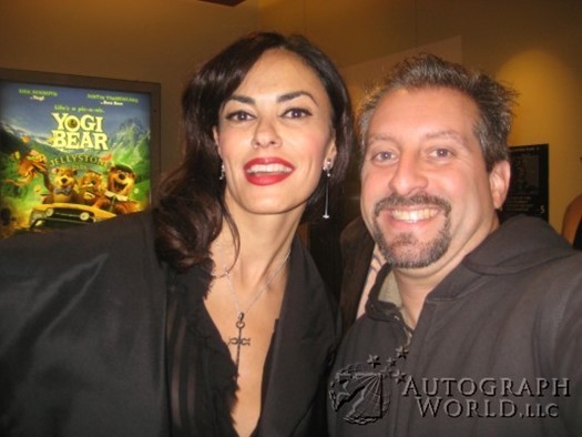 Maria Grazia Cucinotta autograph