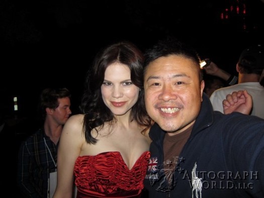 Mariana Klaveno autograph