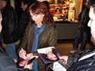 Marilu Henner signing proof