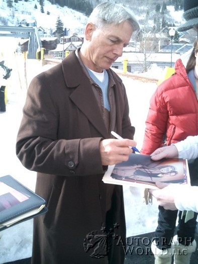 Mark Harmon autograph
