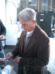 signing photo
