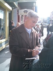 signing photo