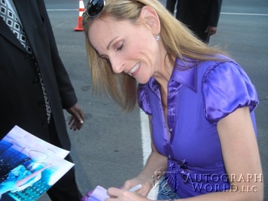 Marlee Matlin autograph