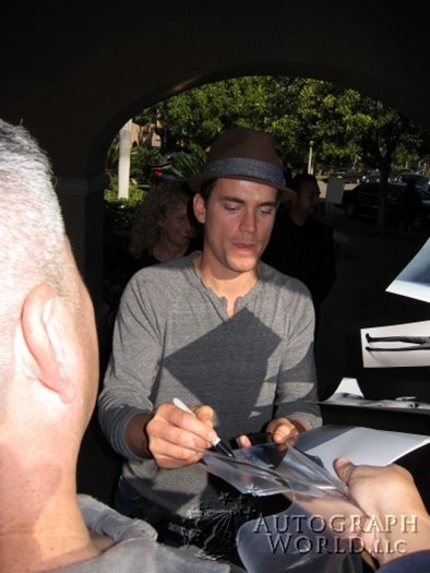 Matthew Bomer autograph