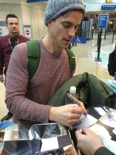 Matthew Bomer autograph
