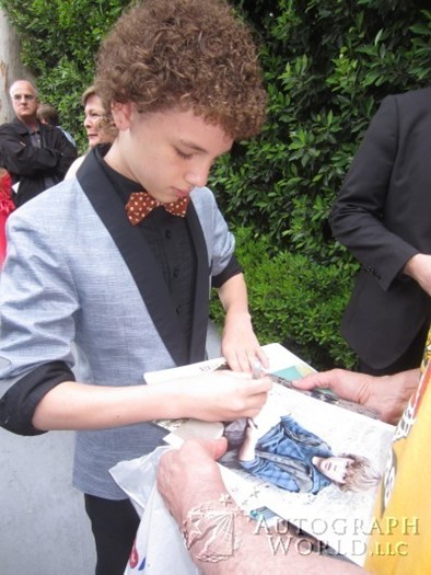 Maxim Knight autograph