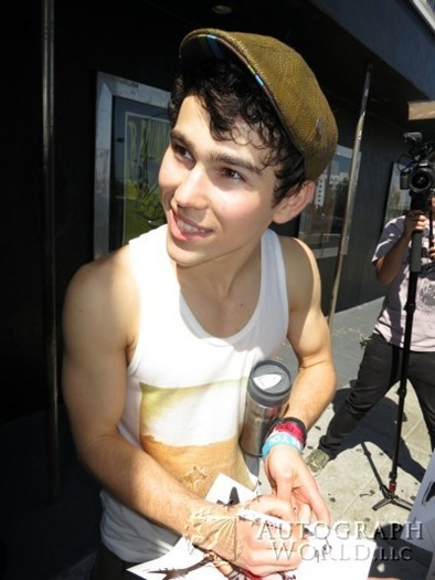 Max Schneider autograph