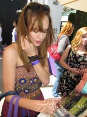 signing photo