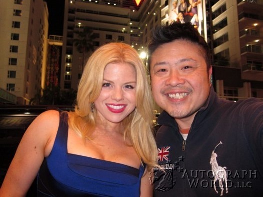 Megan Hilty autograph