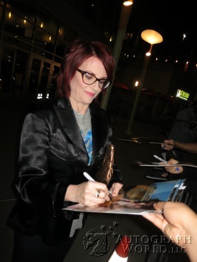 Megan Mullally autograph