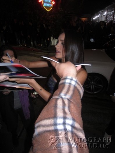 Meghan Markle autograph