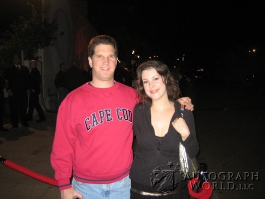 Melanie Lynskey autograph