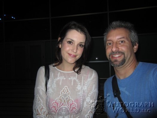 Melanie Lynskey autograph