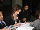 Melanie Lynskey signing proof