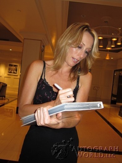 Melissa Jo Hunter autograph