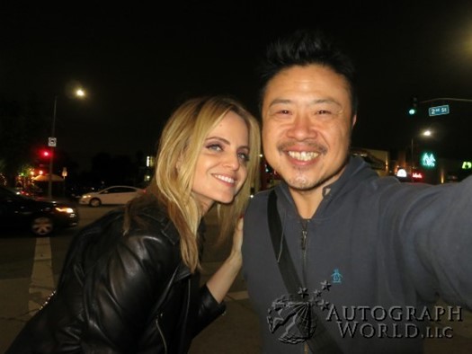Mena Suvari autograph