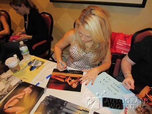 Mercedes McNab autograph