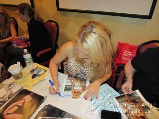 Mercedes McNab autograph