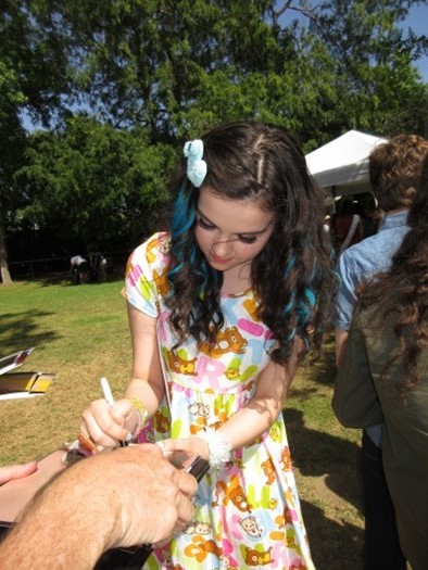 Merit Leighton autograph