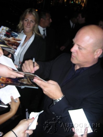 Michael Chiklis autograph