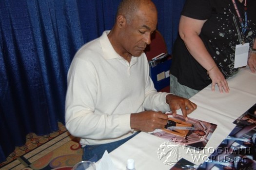 Michael Dorn autograph