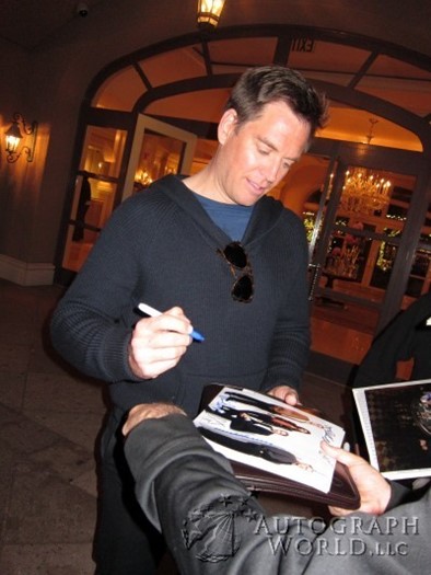 Michael Weatherly autograph