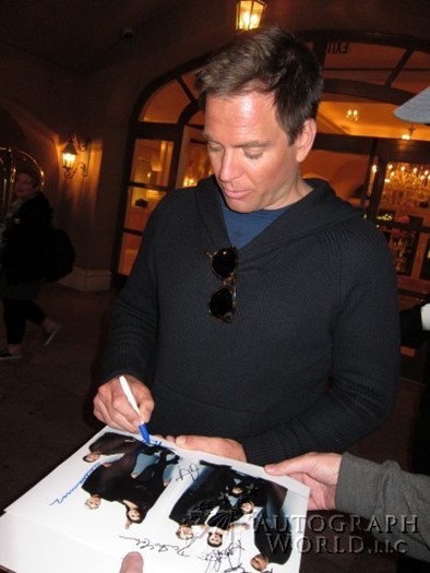 Michael Weatherly autograph