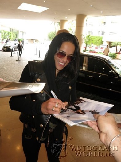 Michelle Rodriguez autograph