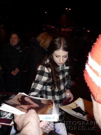 Michelle Trachtenberg autograph