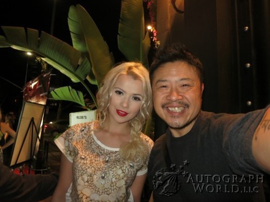 Mika Newton autograph