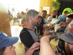signing photo