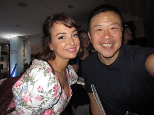 Milana Vayntrub autograph