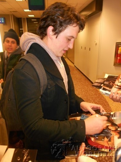 Miles Teller autograph