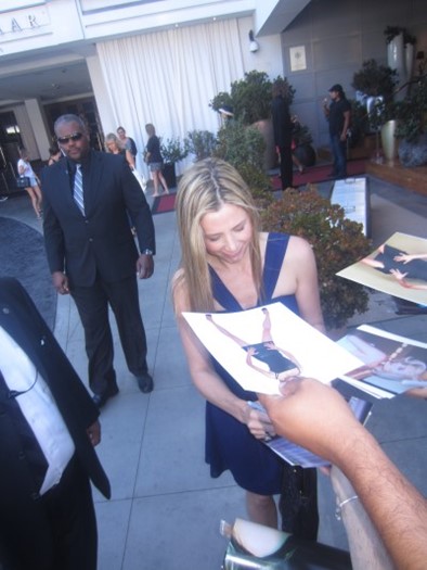 Mira Sorvino autograph