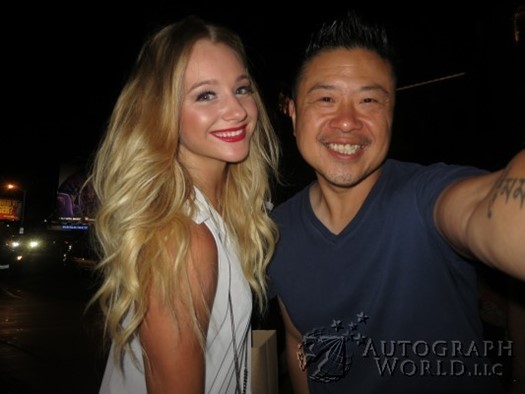 Mollee Gray autograph