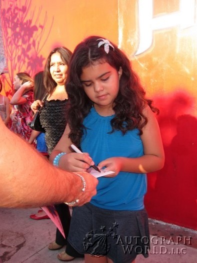 Natalie Lopez autograph