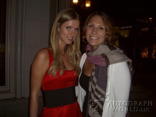 Nikki Hilton autograph