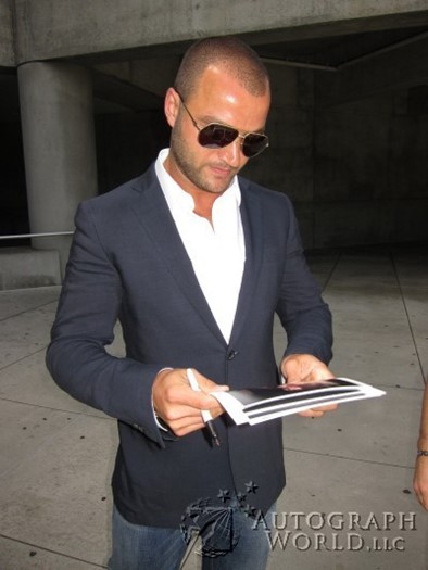 Nick Tarabay autograph