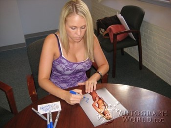Nicole Aldridge autograph