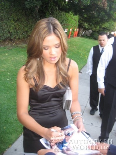 Nicole Anderson autograph