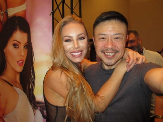 Nicole Aniston autograph