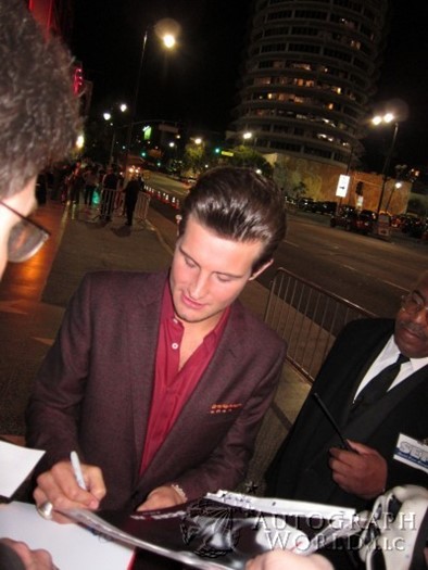 Nico Tortorella autograph