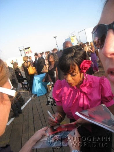 Niecy Nash autograph